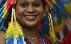 胸前的大兔子蹦了出来视频